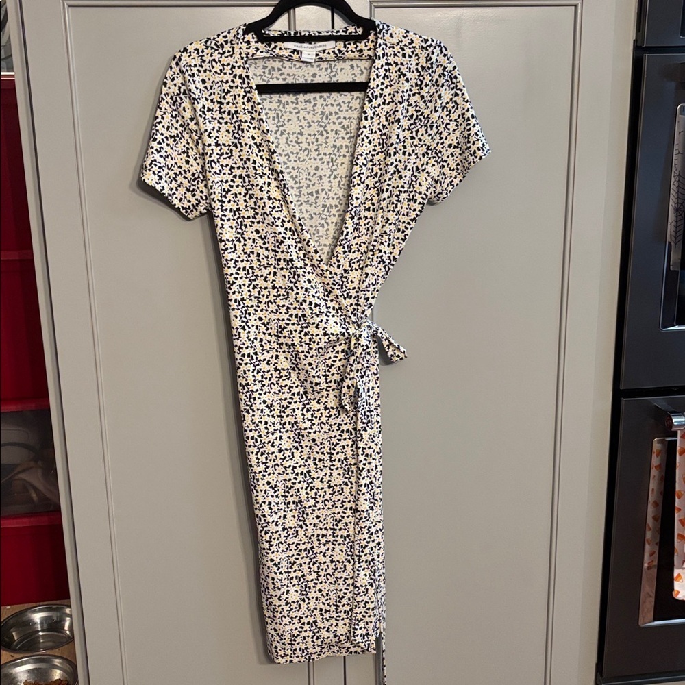 DVF New Julian 'Sea Daisy Tiny Black' Wrap Dress 10 $398